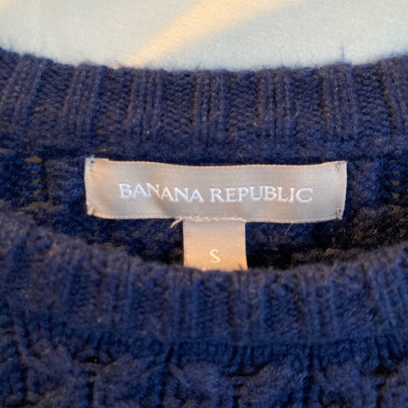 Banana Republic sweater - Picture 2 of 4